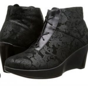 Naot Nadine Lace Up Wedge Ankle Boot, Euro 40, US Size 9, Black, Witchy